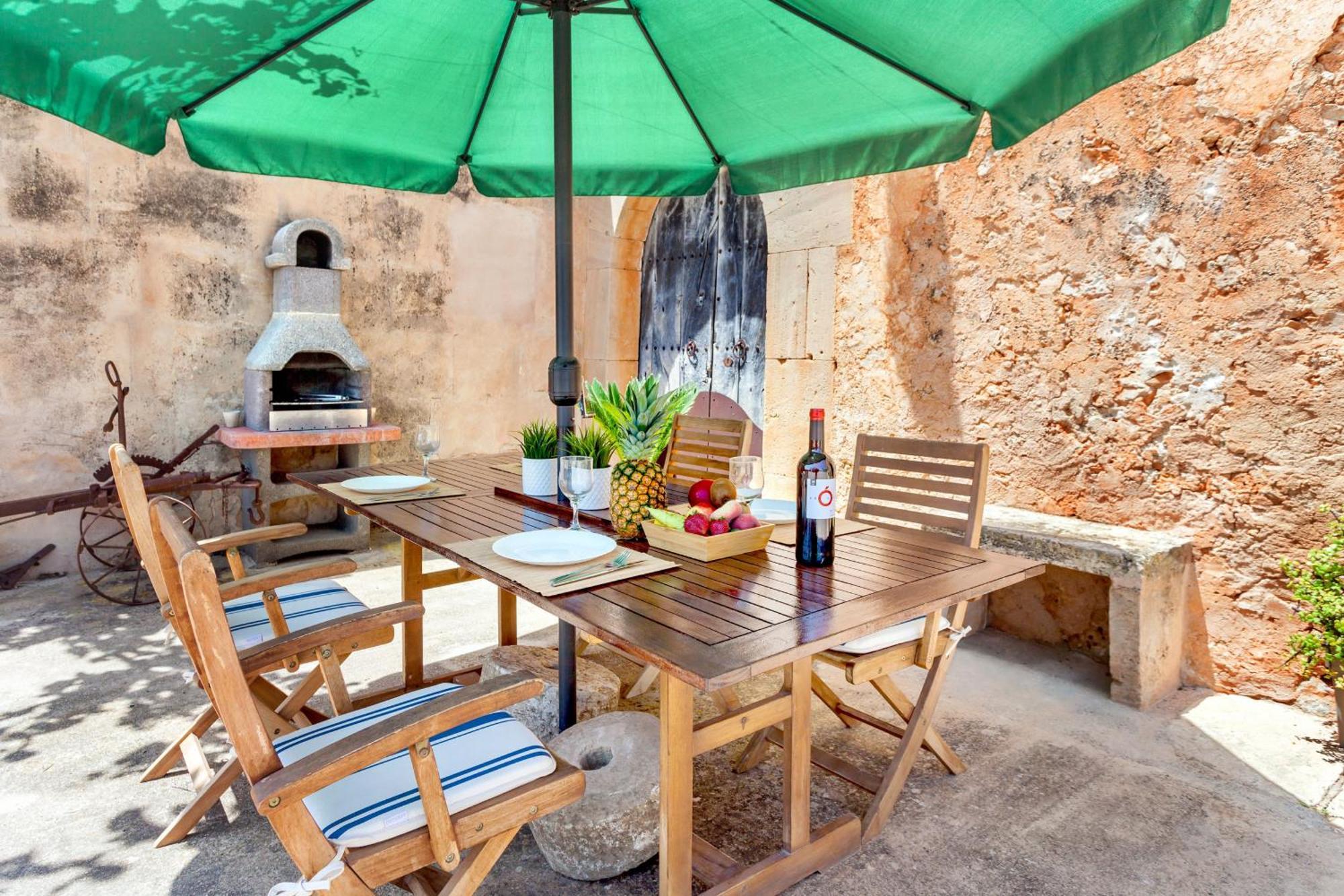 Hostal Casa Antigua Santanyí Exterior foto